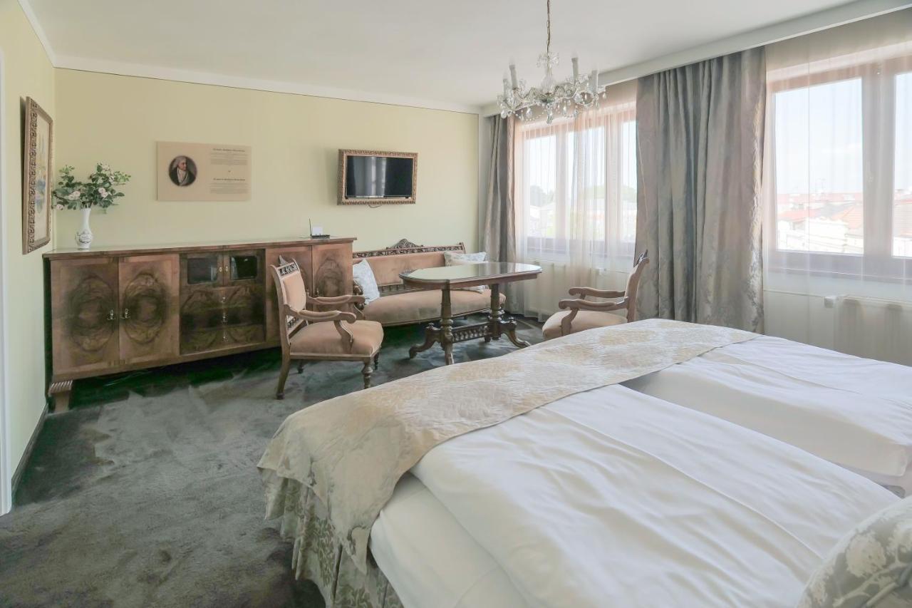 Hotel Zlata Hvezda ลิโตมิเชล ภายนอก รูปภาพ