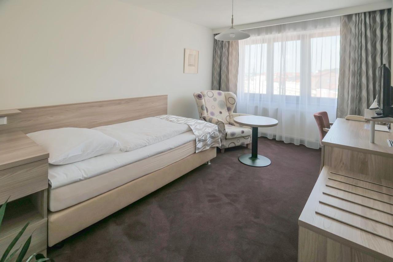 Hotel Zlata Hvezda ลิโตมิเชล ภายนอก รูปภาพ