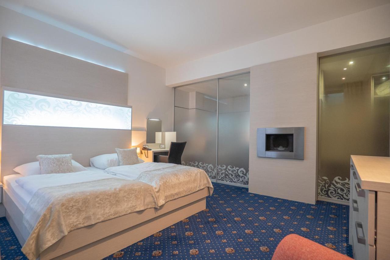 Hotel Zlata Hvezda ลิโตมิเชล ภายนอก รูปภาพ