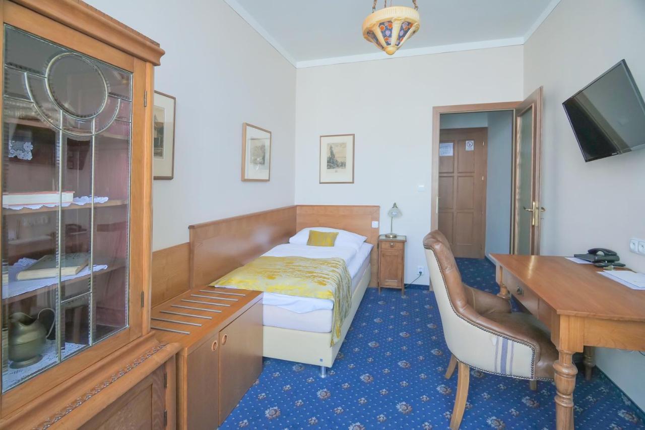 Hotel Zlata Hvezda ลิโตมิเชล ภายนอก รูปภาพ